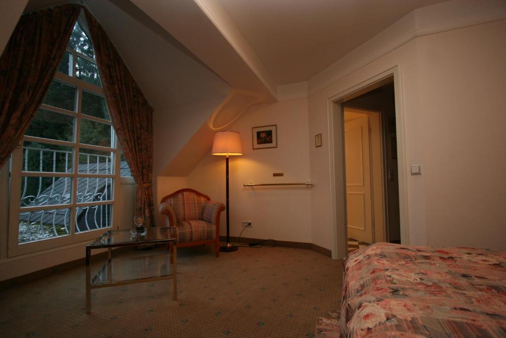 Park Hotel Am Schloss Ettringen  الغرفة الصورة